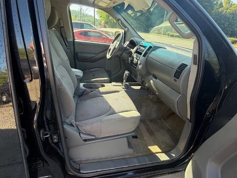 Used 2012 Nissan Frontier SV AWD/4WD image 11