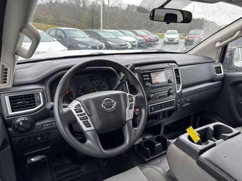 Used 2017 Nissan Titan S image 12