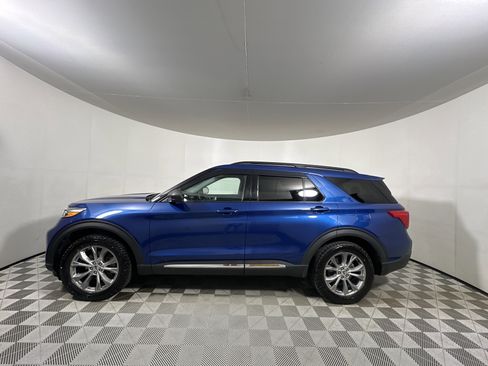 Certified 2021 Ford Explorer XLT w/ Equipment Group 202A image 4
