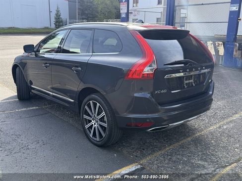 Used 2015 Volvo XC60 T5 Premier w/ Proximity Package image 4