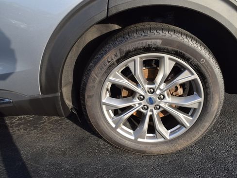 Certified 2023 Ford Explorer XLT w/ Equipment Group 202A image 6