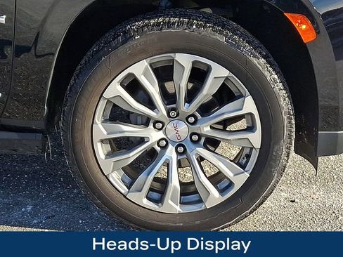 Used 2021 GMC Yukon Denali w/ Denali Premium Package image 12