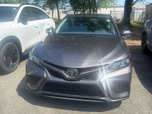 Used 2024 Toyota Camry SE FWD image 1