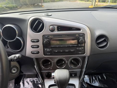 Used 2006 Toyota Matrix XR FWD image 19