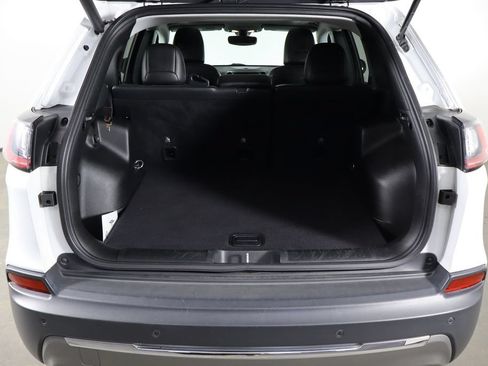 Used 2019 Jeep Cherokee Limited AWD/4WD image 17