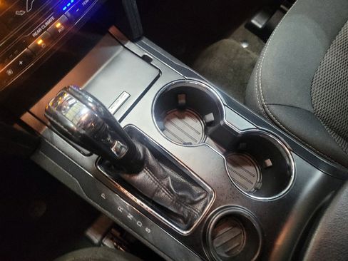 Used 2017 Ford Explorer XLT image 26