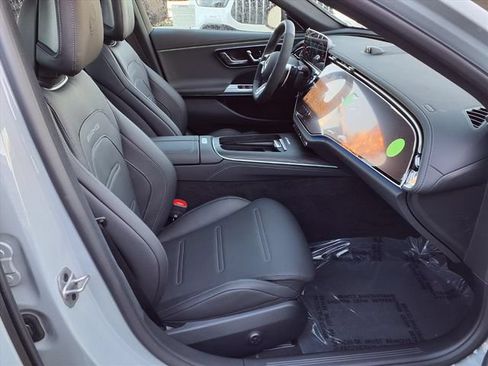 New 2026 Mercedes-Benz E 53 AMG e 4MATIC Sedan image 16