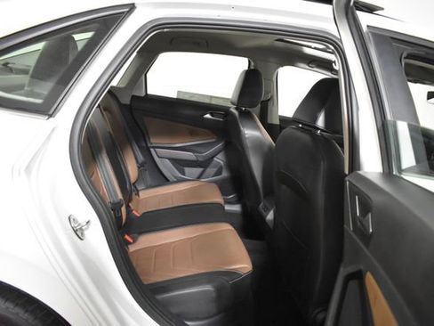 Used 2025 Volkswagen Jetta SEL FWD image 32