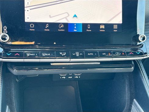 Used 2024 Jeep Wagoneer L Series II image 16