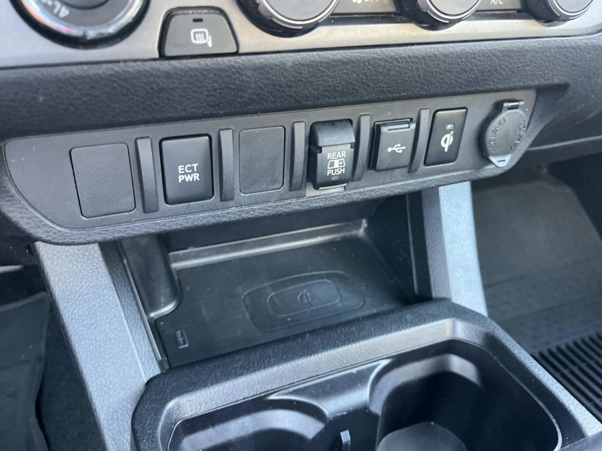 Used 2022 Toyota Tacoma TRD Off-Road AWD/4WD image 28