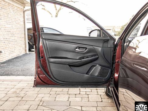 Used 2022 Nissan Sentra SV FWD image 35