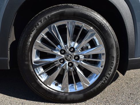 Certified 2024 Toyota Grand Highlander AWD image 28