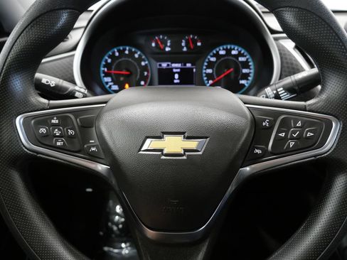 Used 2025 Chevrolet Malibu LT FWD image 16