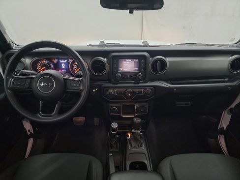 Used 2021 Jeep Gladiator Sport image 15