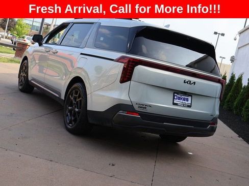 Used 2025 Kia Carnival SX Prestige FWD image 4