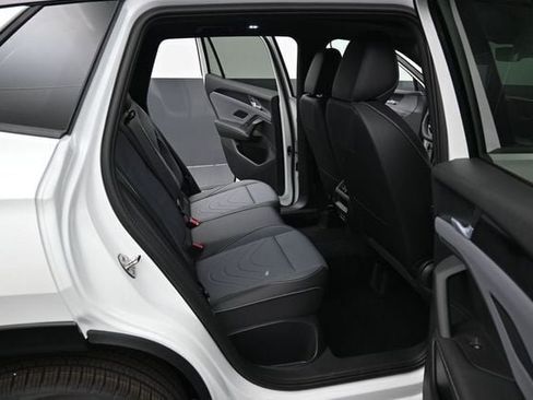 New 2026 Volkswagen Tiguan SE R-Line AWD/4WD image 13