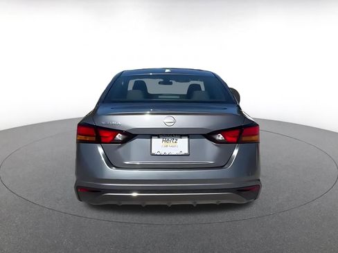 Used 2025 Nissan Altima 2.5 SV FWD image 12