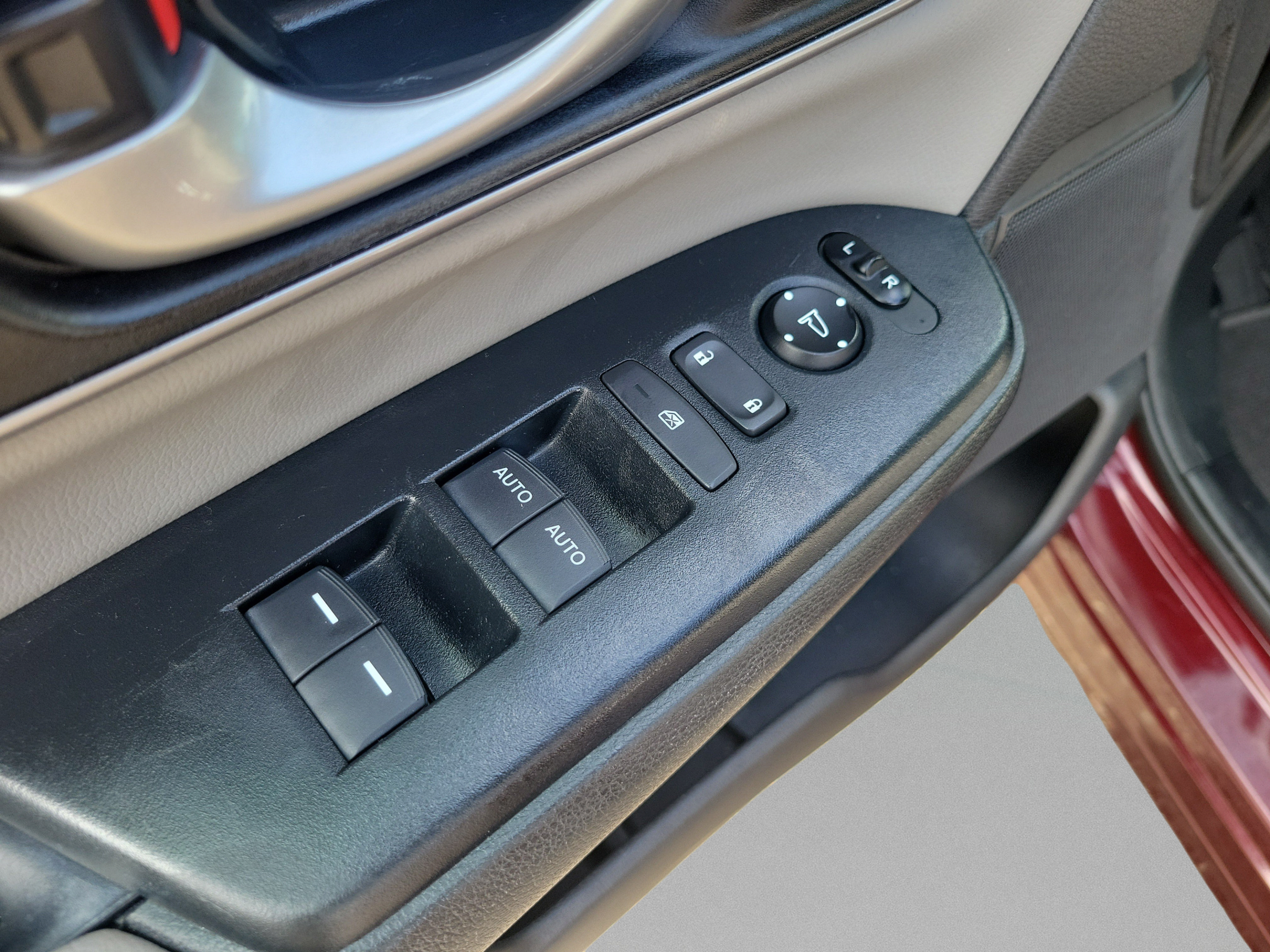Used 2017 Honda CR-V EX-L image 24