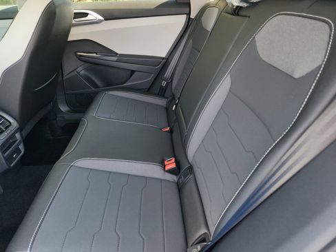 New 2025 Volkswagen Taos SE image 11