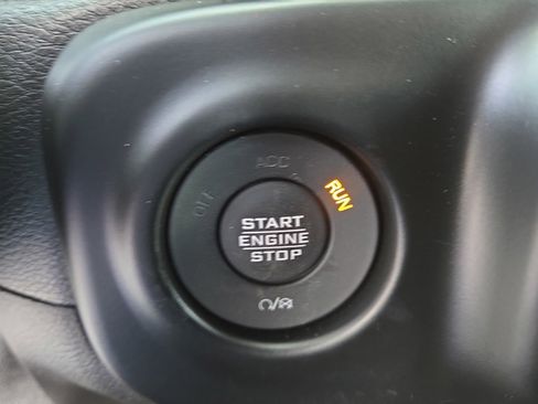 Used 2021 Jeep Wrangler Unlimited Sport image 29