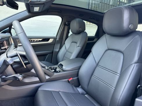 New 2026 Porsche Cayenne Coupe image 5