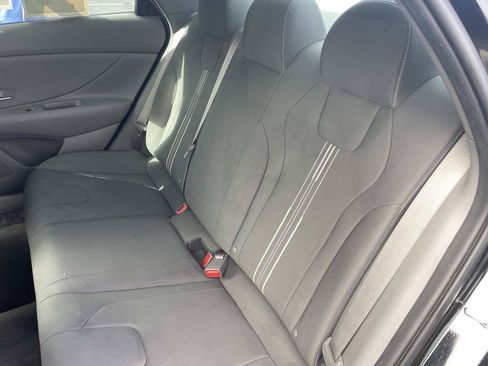 Used 2023 Hyundai Elantra SEL w/ Cargo Package FWD image 12