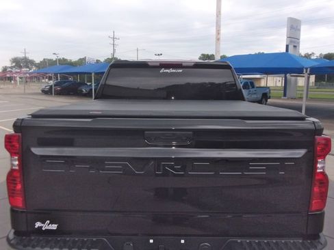 Certified 2022 Chevrolet Silverado 1500 LT AWD/4WD image 16