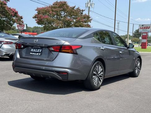 Used 2024 Nissan Altima 2.5 SV FWD image 21