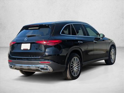 Certified 2025 Mercedes-Benz GLC 300 image 8