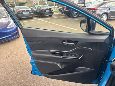 Used 2019 Toyota C-HR XLE image 31