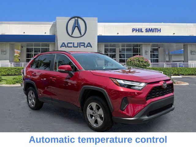 Used 2025 Toyota RAV4 XLE AWD/4WD image 3