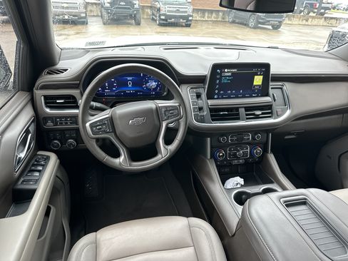 Certified 2024 Chevrolet Tahoe Z71 w/ Luxury Package AWD/4WD image 25