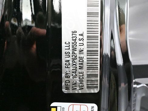 Used 2023 Jeep Wrangler Unlimited Sahara w/ Cold Weather Group image 49