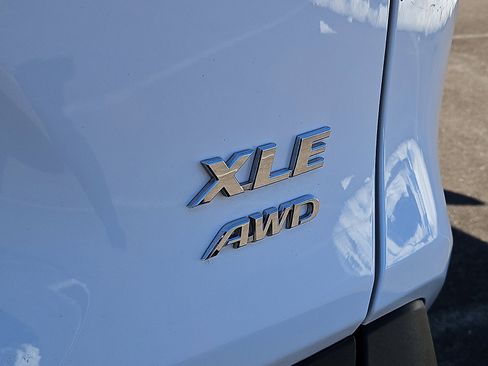 Used 2025 Toyota RAV4 XLE image 30