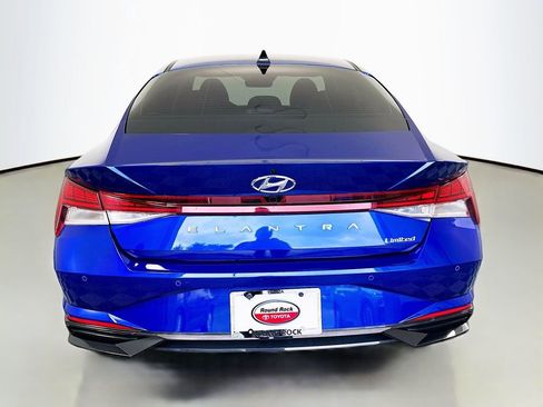 Used 2023 Hyundai Elantra Limited FWD image 6