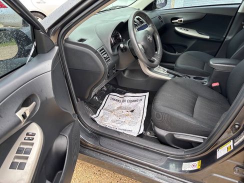 Used 2011 Toyota Corolla S FWD image 2