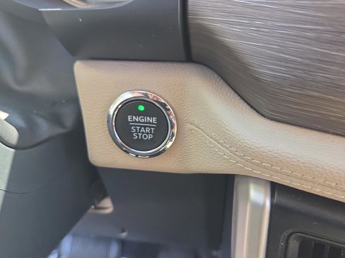 Used 2024 Ford Expedition Limited image 26