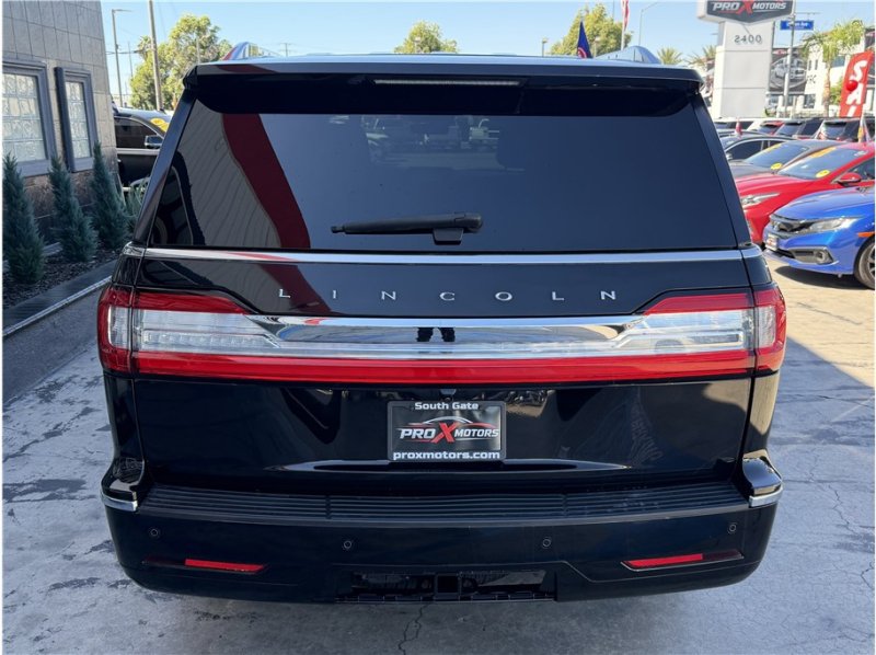 Used 2019 Lincoln Navigator Select RWD image 13