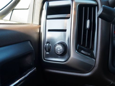 Used 2018 Chevrolet Silverado 1500 LT w/ All Star Edition RWD image 29