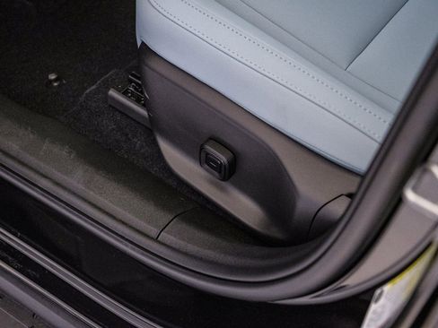 New 2025 Volvo EX30 Ultra w/ Protection Package Premier image 23