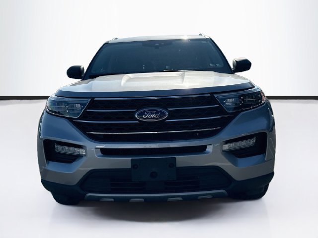 Certified 2021 Ford Explorer XLT w/ Equipment Group 202A AWD/4WD image 2