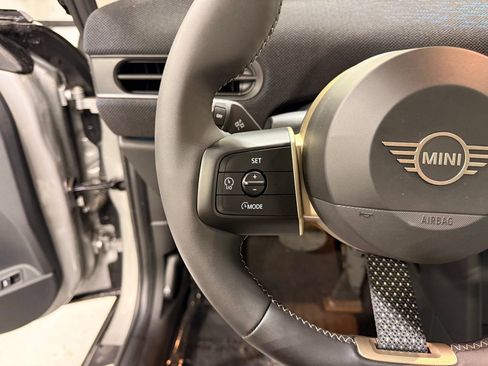 Used 2025 MINI Cooper 2-Door Hardtop image 13
