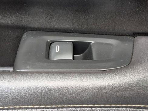 Used 2021 GMC Yukon SLT AWD/4WD image 30