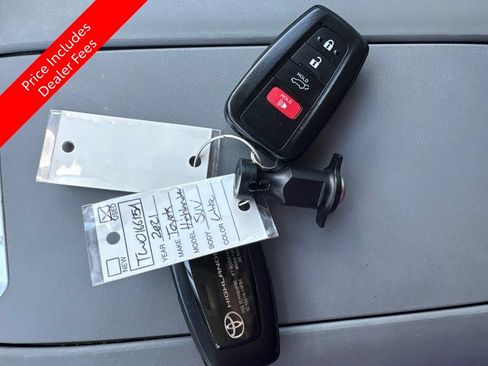 Used 2021 Toyota Highlander Limited AWD/4WD image 17