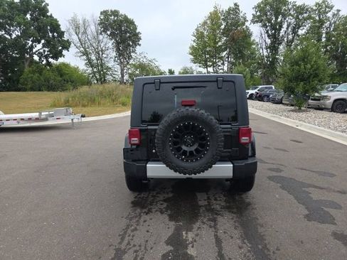 Used 2014 Jeep Wrangler Unlimited Sahara AWD/4WD image 6