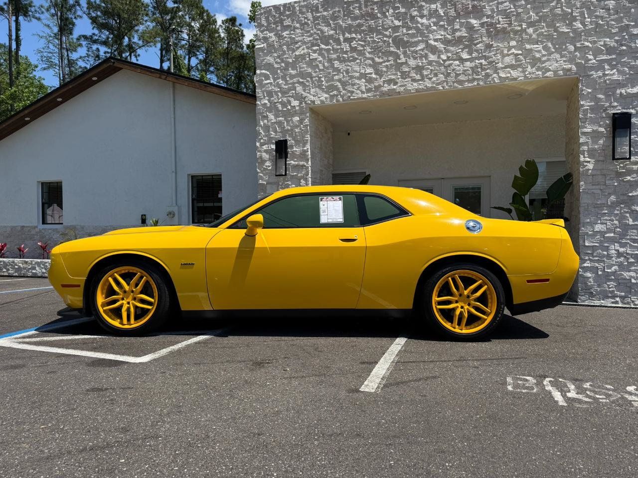 Used 2019 Dodge Challenger R/T RWD image 2