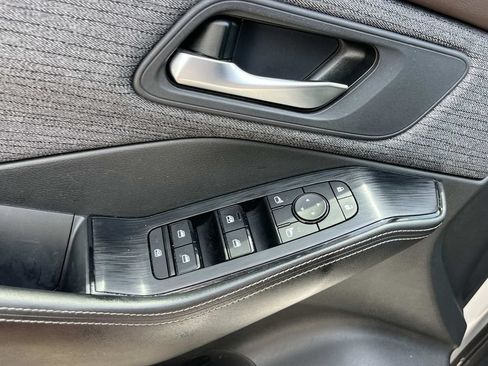 Used 2022 Nissan Rogue SV FWD image 30
