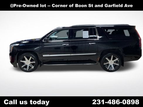Used 2015 Cadillac Escalade ESV Luxury AWD/4WD image 2