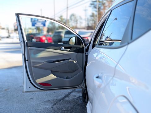 Used 2019 Hyundai Tucson SE image 24