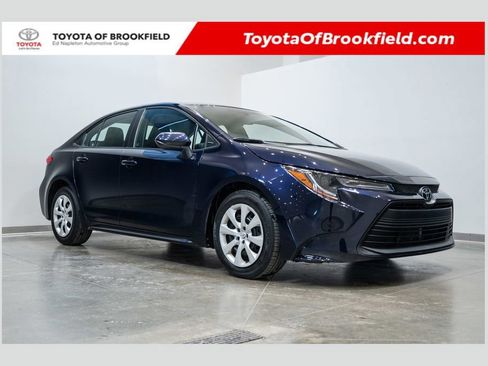 Used 2023 Toyota Corolla LE image 1
